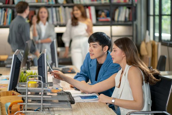 Quale modello di business è più vantaggioso per un co-living orientato ai giovani professionisti a Torino?